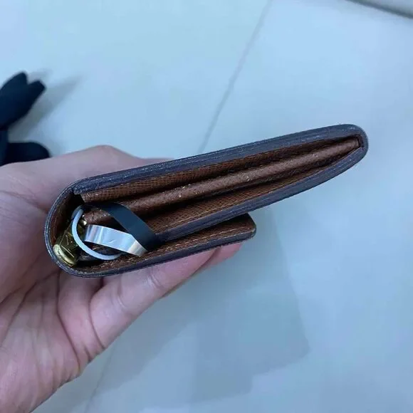 Louis Vuitton Women Pre-Loved Bag Very Good Condition - Picture 5 of 7